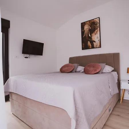 Vila Azeitona Sukošan