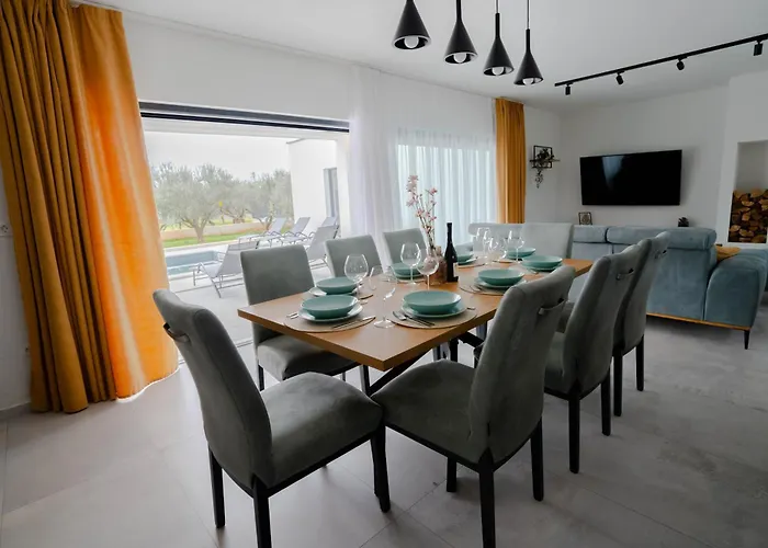 Azeitona Βίλα Sukošan